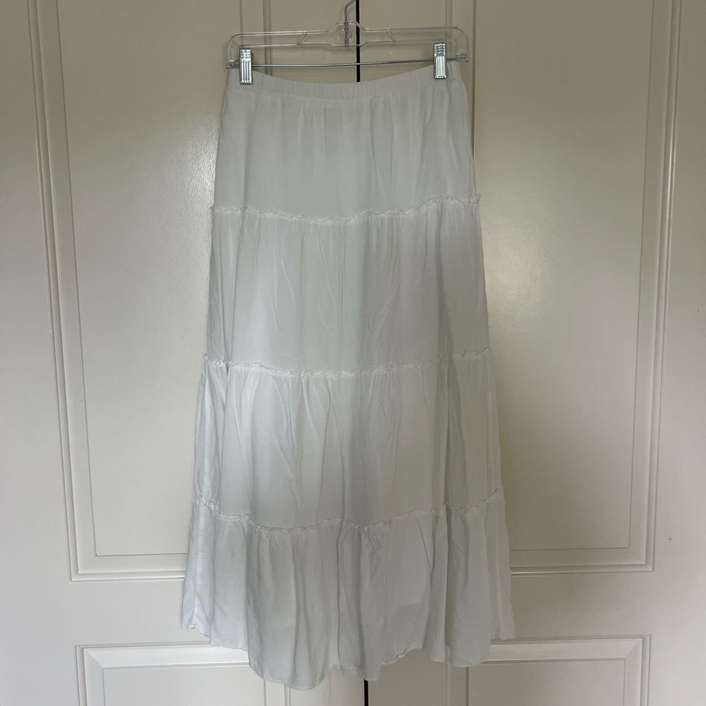 Brandy Melville John Galt White Izzy Tiered Maxi Skirt